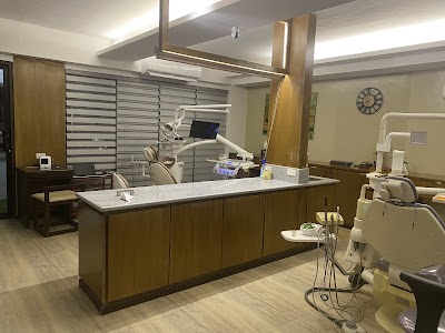 UY LESACA DENTAL CARE